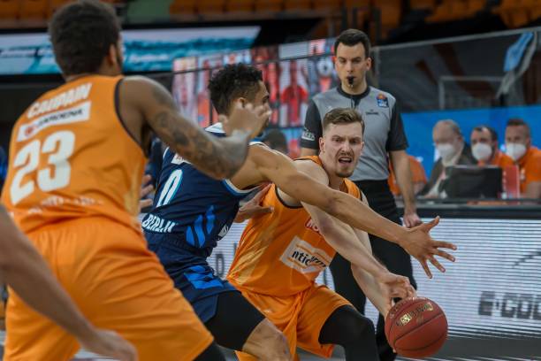 实现反转 实现反转