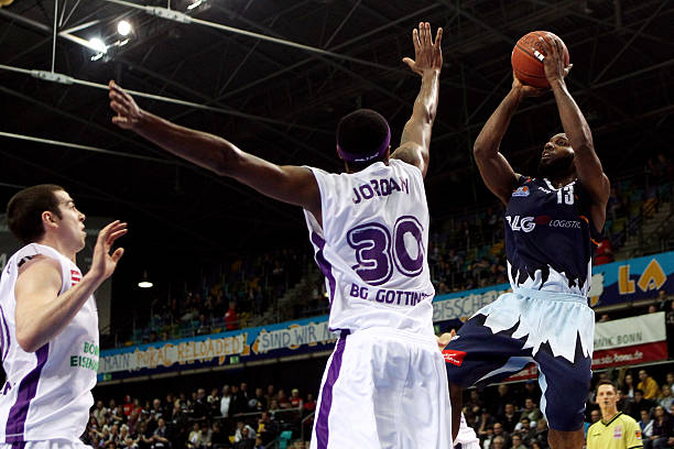 相对平稳 相对平稳