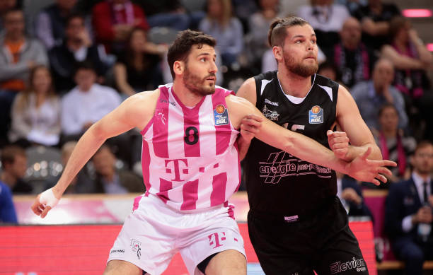 媒体纷纷猜 媒体纷纷猜